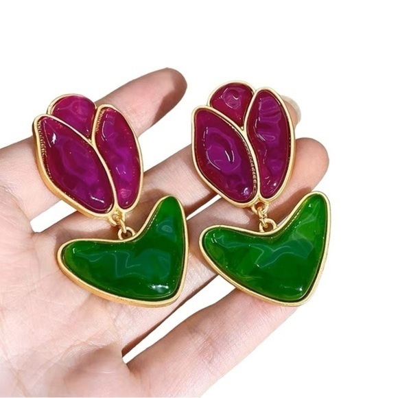 - - 18K GP Vintage Tulip 🌷 Dangle Earrings - Picture 9 of 11